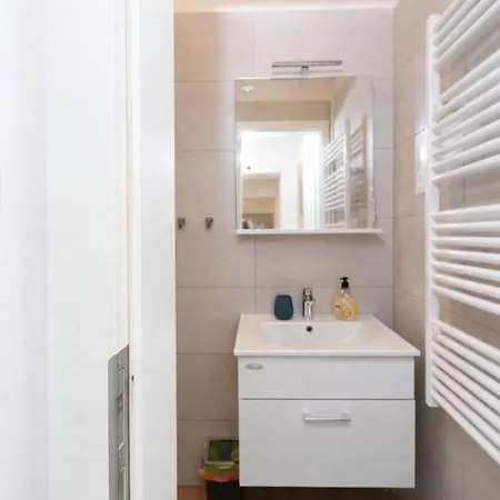 Kaza In Center, With Terrace, Private Parking, Step To The Sea *