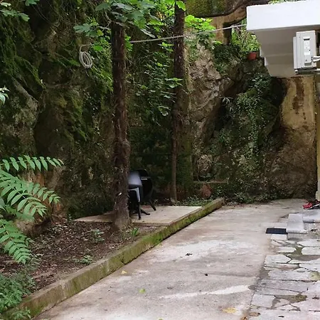 Kaza In Center, With Terrace, Private Parking, Step To The Sea *