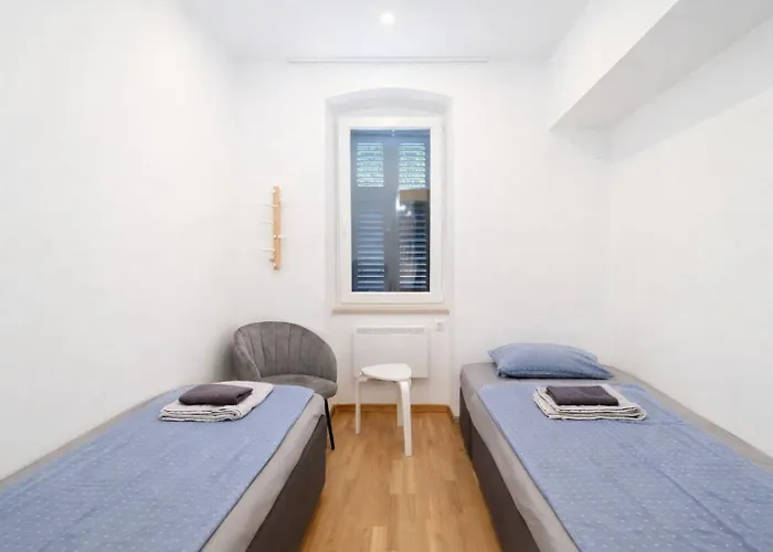 Kaza In Center, With Terrace, Private Parking, Step To The Sea * אופטיה