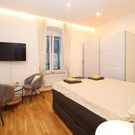 Kaza In Center, With Terrace, Private Parking, Step To The Sea Apartament