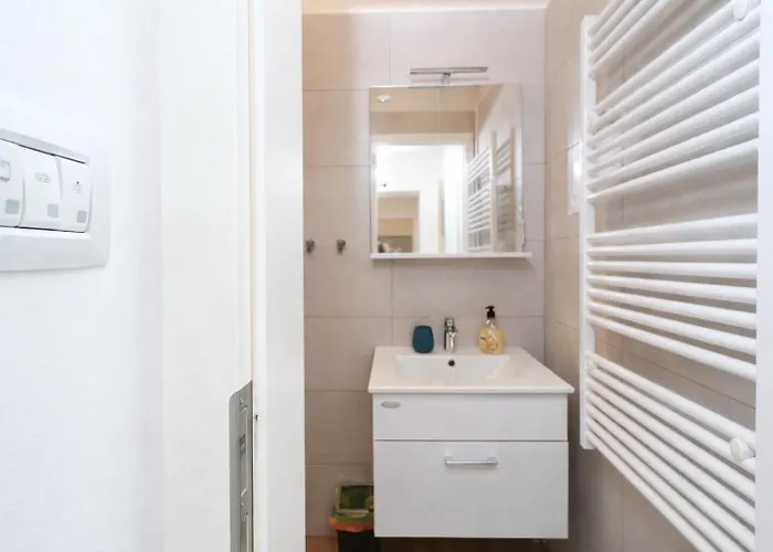 Kaza In Center, With Terrace, Private Parking, Step To The Sea *